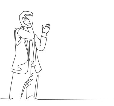 Genç bir erkek CEO 'nun iş arkadaşından telefon almak için yürüdüğü ve elinde akıllı telefon tuttuğu tek bir çizgi. İş konuşması konsepti sürekli çizgi çizimi tasarım vektörü grafik illüstrasyonu