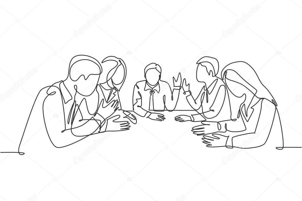 One continuous line drawing of young male and female sales managers meeting to discuss company goal target at the office. Sales marketing strategy concept. Single line draw design vector illustration 