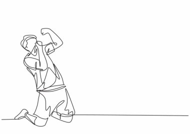 Formasına, gol attıktan sonra genç sporcu futbolcu öpme rozeti çizilmiş. Hedef kutlaması kavramını eşleştir. Sürekli çizgi çizimi tasarım çizimi çizimi illüstrasyonu