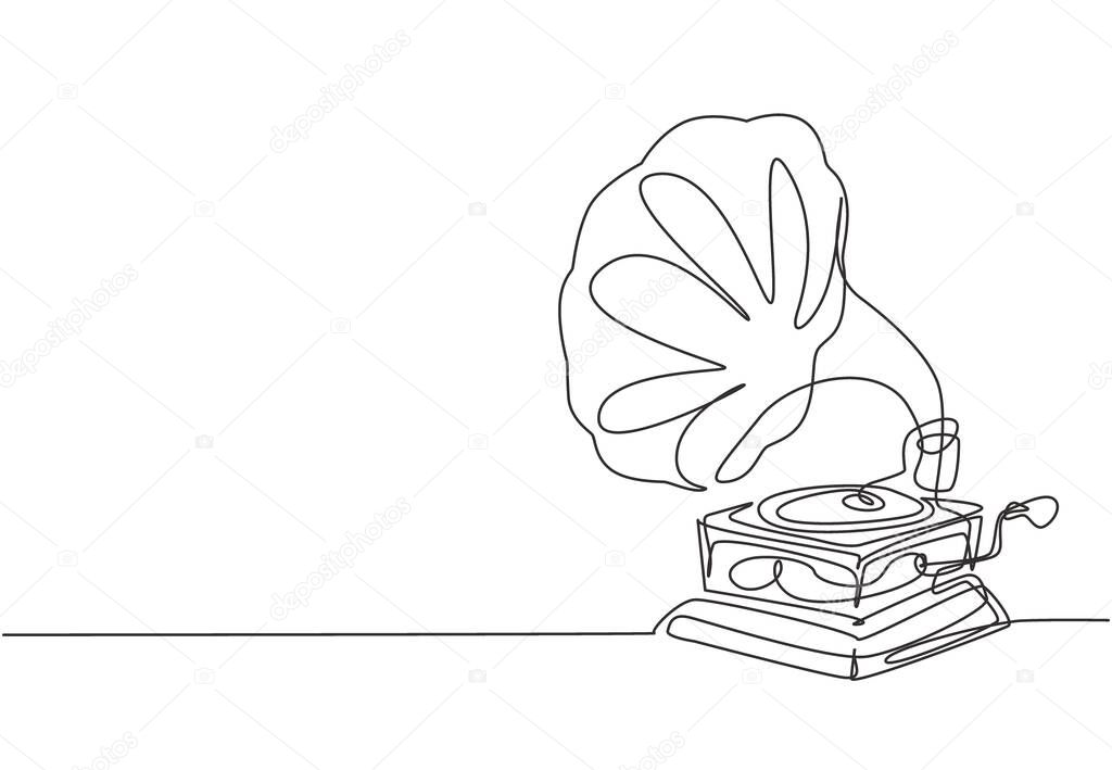 Single continuous line drawing of old retro analog vinyl gramophone with circle wooden desk. Classic vintage music player concept. Musical instrument one line draw design vector graphic illustration