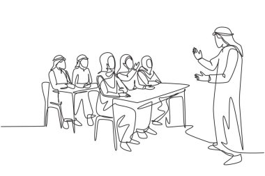 Genç Müslüman iş adamının tek sıra çizimi takım toplantısı sırasında sunum yapıyor. Arap Ortadoğu kumaşı shmagh, kandura, talaş, bornoz. Bir çizgi çizimi tasarım vektörü illüstrasyonu