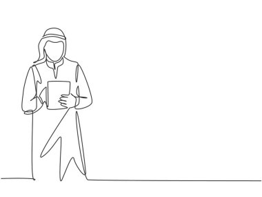 Genç ve mutlu Müslüman iş adamının tabletteki iş veritabanını incelerken sürekli çizdiği tek çizgi. Arap Ortadoğu kumaşı shmagh, kandura, talaş, bornoz. Bir çizgi çizimi tasarım vektörü illüstrasyonu