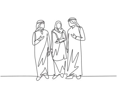 Şehirdeki müslüman bir gencin şehir caddesinde birlikte yürüdüğü tek bir çizgi. Suudi Arabistan kumaşı shmag, türban, thobe, ghutra, tesettür, peçe. Devamlı çizgi çizimi tasarım vektörü illüstrasyonu