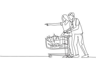 Tek sıra halinde, süpermarkette alışveriş yaparken tramvay iten mutlu genç çiftleri çekiyor. Aylık organik ürün konsepti satın almak. Bir çizgi çizimi vektör grafik tasarımı illüstrasyonu