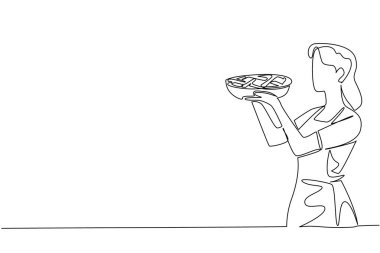 Önlük takan bir kadının çizdiği tek sıra elmalı turtayı yuvarlak bir tepside tutuyor. Bitmiş hamur hemen pişti. Lezzetli. Ulusal Elmalı Turta Günü. Bir çizgi tasarımı vektör illüstrasyonu