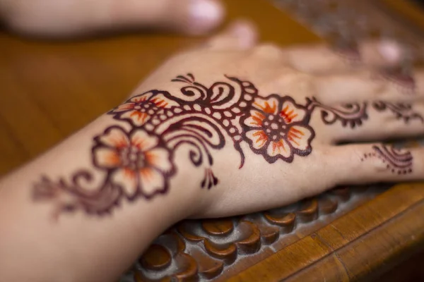 Female Hand Henna Close View — Stock Photo, Image