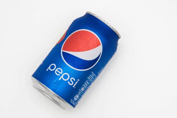 Pepsi Bleu Peut Isolé Sur Fond Blanc — Photo