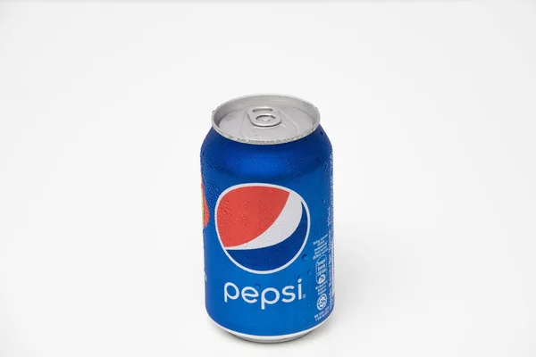 Kék Pepsi Izolálni Lehet Fehér Háttér — Stock Fotó