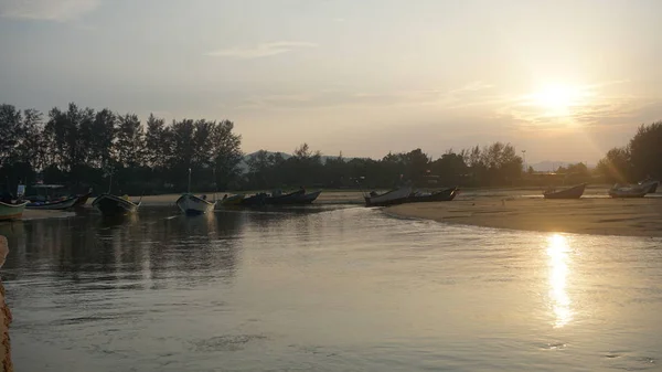 河里美丽的落日 — 图库照片