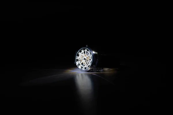 Horloge Dans Noir — Photo