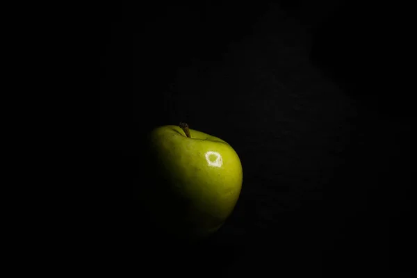 Green Apple Dark — Stock Photo, Image