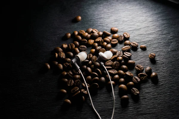Sluchátka Kávových Bobech — Stock fotografie