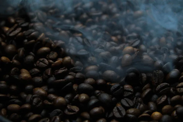 Kaffeebohnen Werden Einer Pfanne Geröstet — Stockfoto