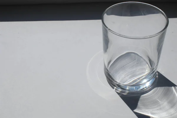 Ένα Ποτήρι Γιαούρτι Λευκό Φόντο — Φωτογραφία Αρχείου