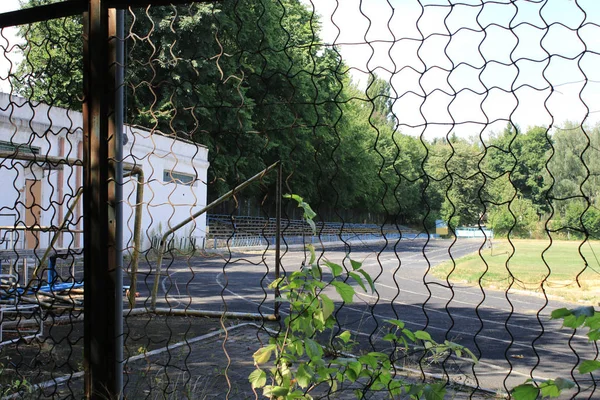 Régi Stadion Kerítés Mögött — Stock Fotó