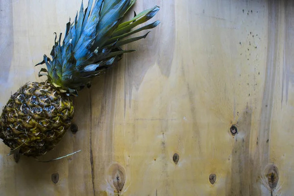 Cut Pineapple Wooden Board — Stock Photo, Image