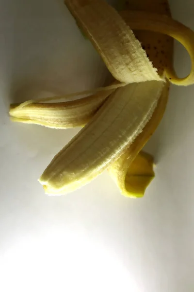 Μπανάνα Λευκό Φόντο — Φωτογραφία Αρχείου