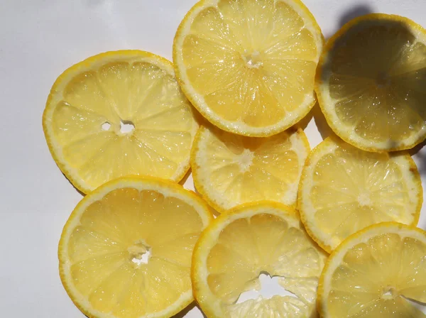 Limones Rodajas Sobre Fondo Blanco — Foto de Stock