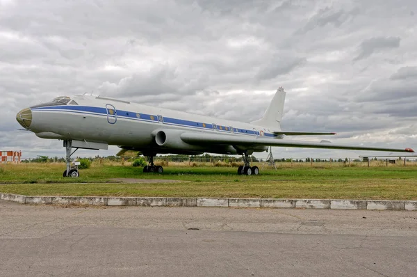 Uçak havaalanında.