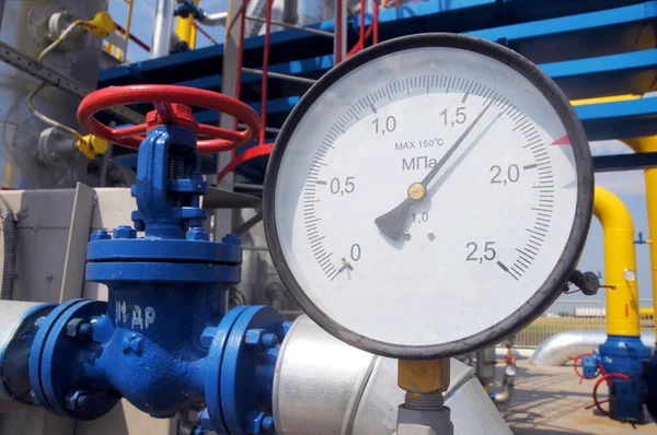 Pressure Gauge Gas Compressor Station Sunny Summer Day — Stock Photo, Image