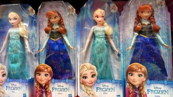 Portogallo Algarve Circa Febbraio 2019 Selezione Bambole Disney Frozen Elsa — Foto Stock