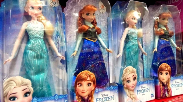 Portogallo Algarve Circa Febbraio 2019 Selezione Bambole Disney Frozen Elsa — Foto Stock