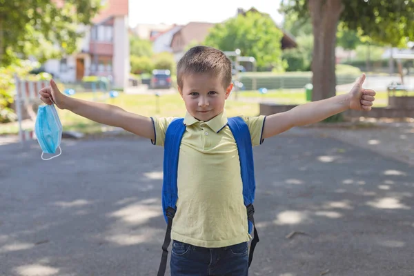 Boy Wearing Protective Mask Backpack His Back Schoolyard First School — Stock Photo, Image