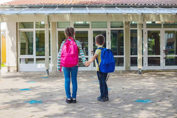 Sister Brother Return School Vacation Children Hold Hands Front School — Stock Photo, Image