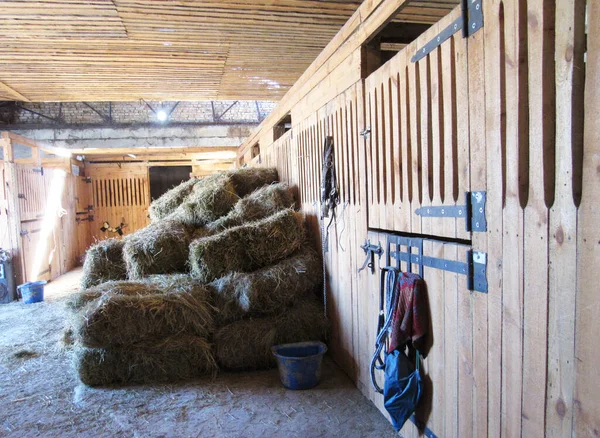 Establo Madera Interior Con Heno —  Fotos de Stock