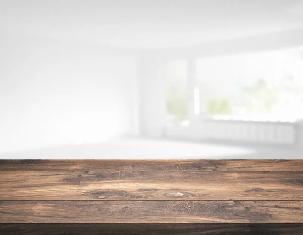 ぼやけた部屋の前の空白のテーブルトップ イラスト — ストック写真