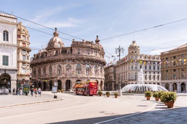 Piazza Raffaele de Ferrari Cenova - şehrin kalbi, Ligurian Bölgesi Liguria merkezi ve Palazzo della Nuova Borsa ülke borsası. Cenova, Liguria, İtalya, Avrupa.