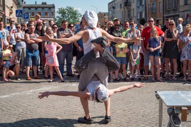 Ufo - Merak Sokak festivali, sokak sanatçıları uluslararası bir toplantı. 02 06 2019, Szamotuly, Polonya
