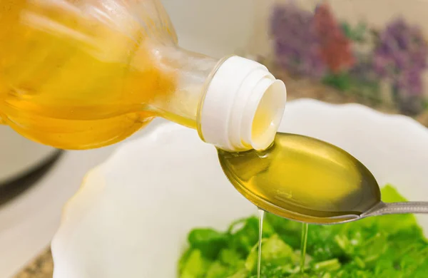 Vegetable Oil Poured Bottle Spoon Order Season Vegetable Salad Summer — Stock Photo, Image