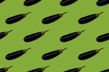 Beyaz arka planda patlıcan, izole edilmiş. Geometrik dikişsiz desen