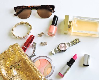 Beyaz arka plan dekoratif kozmetik seti. Güzellik ve Moda konsept.makyaj sanatçısı kozmetik.