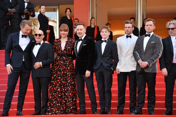 Sir Elton John & rocketman cast — Stok Foto