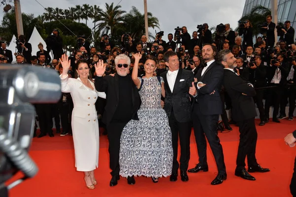 Nora Navas, Pedro Almodovar, Penelope Cruz, Antonio Banderas, Asier Etxeandia & Leonardo Sbaraglia — kuvapankkivalokuva