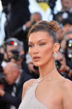 Bella hadid