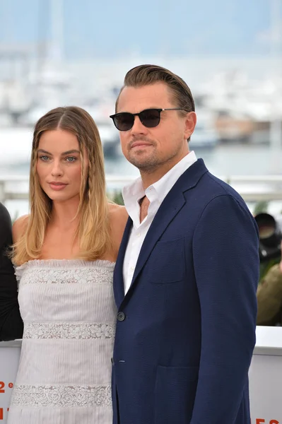 Margot Robbie y Leonardo DiCaprio — Foto de Stock