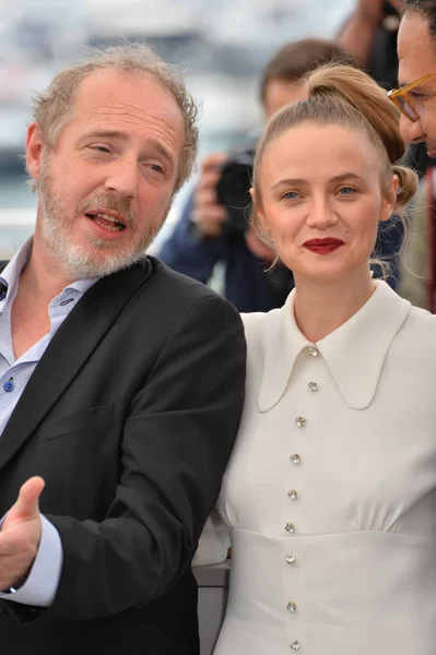 Arnaud Desplechin & Sara Forestier — Stock Photo, Image