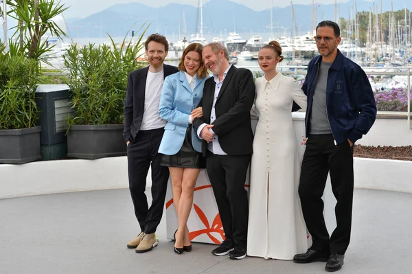 Lea Seydoux, Antoine Reinartz, Arnaud Desplechin, Sara Forestier & Roschdy Zem — Photo