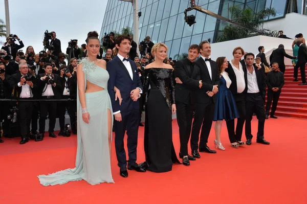 Adele Exarchopoulos, Niels Schneider, Virginie Efira, Gaspard Ulliel, Paul Hamy, Laure Calamy, Justine Triet e Arthur Harari — Fotografia de Stock