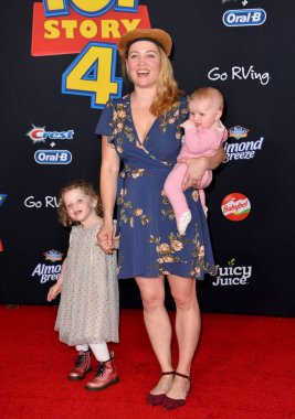 Erika Christensen & Misafirler