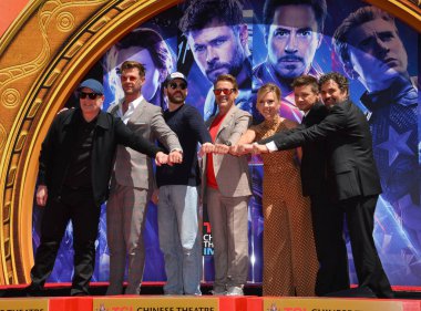 Ken Feige, Chris Hemsworth, Chris Evans, Robert Downey Jr., Yara Izi