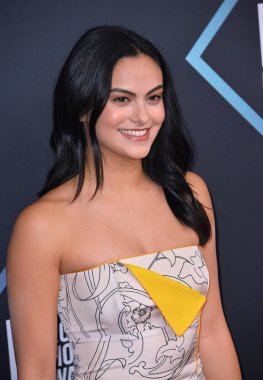 Camila Mendes