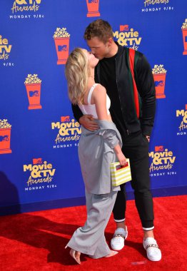 Cassie Randolph & Colton Underwood