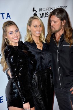 Miley Cyrus, Letitia Cyrus & Billy Ray Cyrus