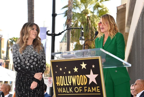 Rita Wilson y Julia Roberts — Foto de Stock