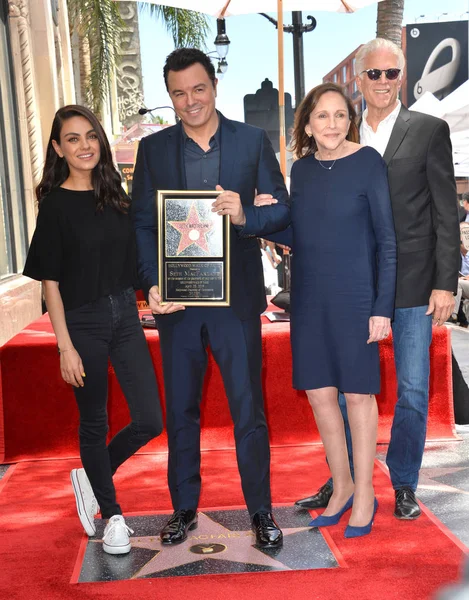 Mila Kunis, Seth MacFarlane, Ann Druyan & Ted Danson — Stock Photo, Image