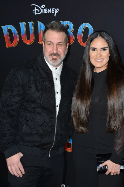 Joey Fatone & Izabel Araujo — Stock Photo, Image